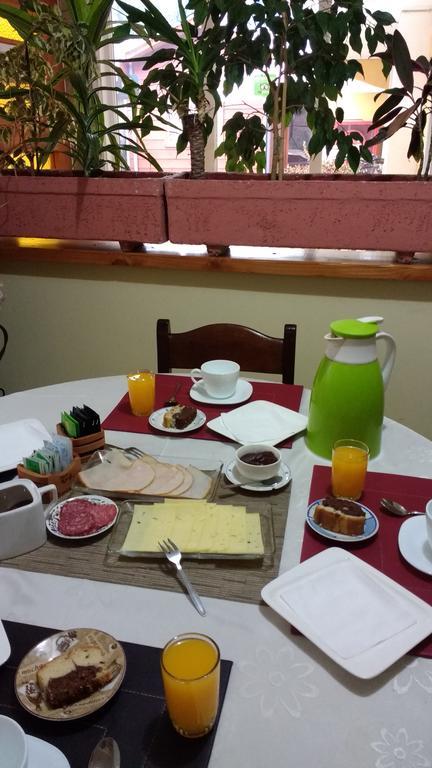 Hostal Plaza Las Banderas Темуко Екстериор снимка